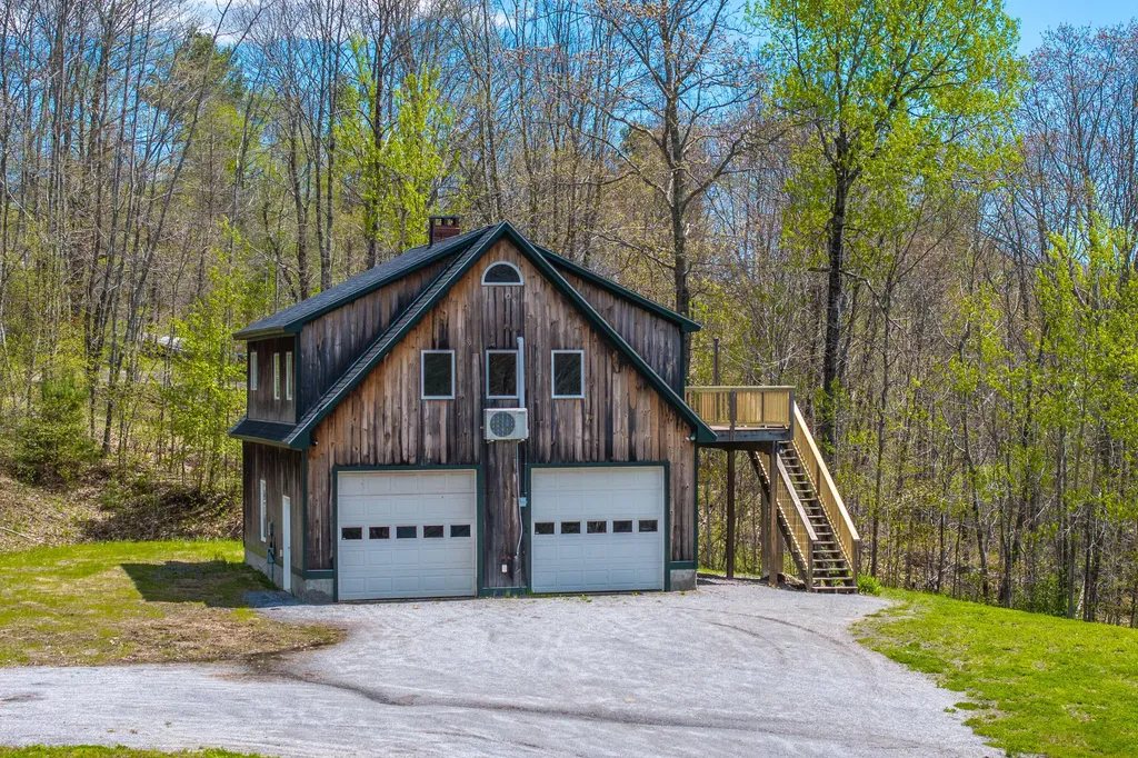 318 Hatchet Mountain Road Hope ME 04847