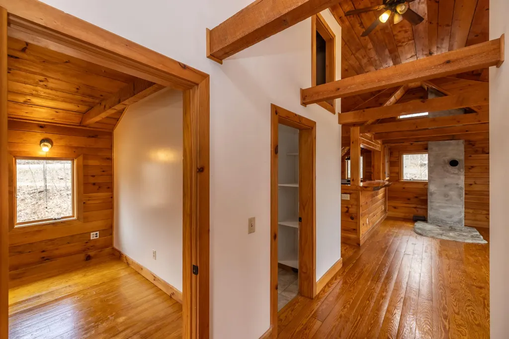 318 Hatchet Mountain Road Hope ME 04847