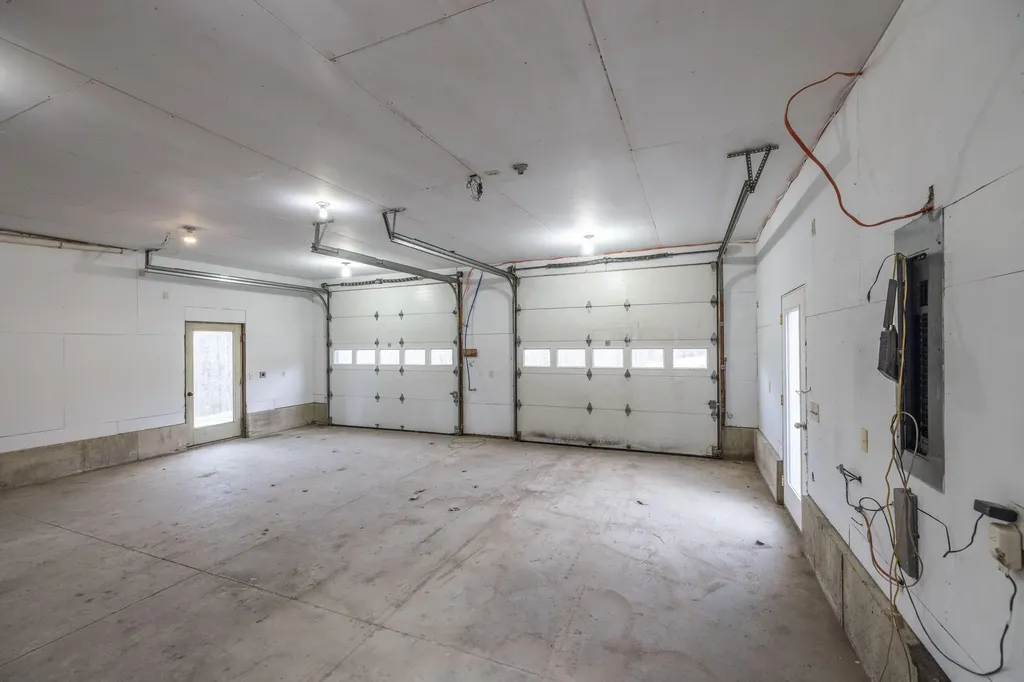 318 Hatchet Mountain Road Hope ME 04847