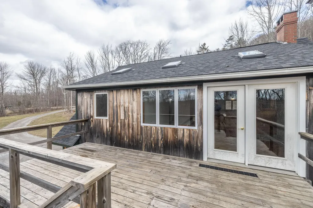 318 Hatchet Mountain Road Hope ME 04847