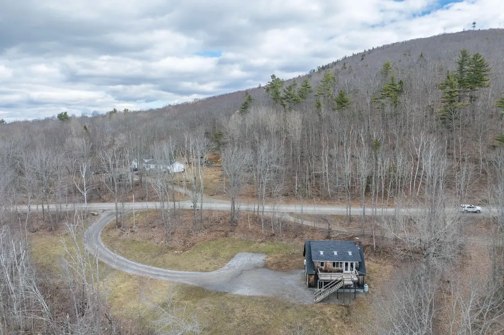 318 Hatchet Mountain Road Hope ME 04847