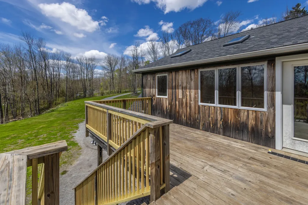 318 Hatchet Mountain Road Hope ME 04847