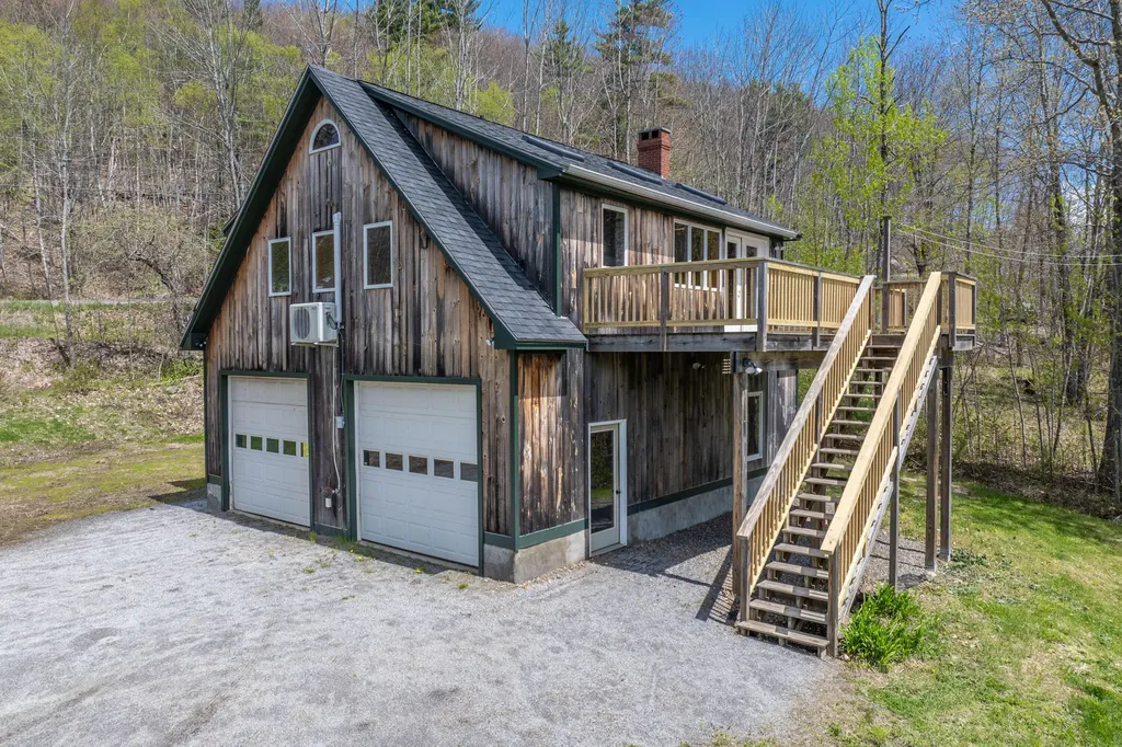 318 Hatchet Mountain Road Hope ME 04847