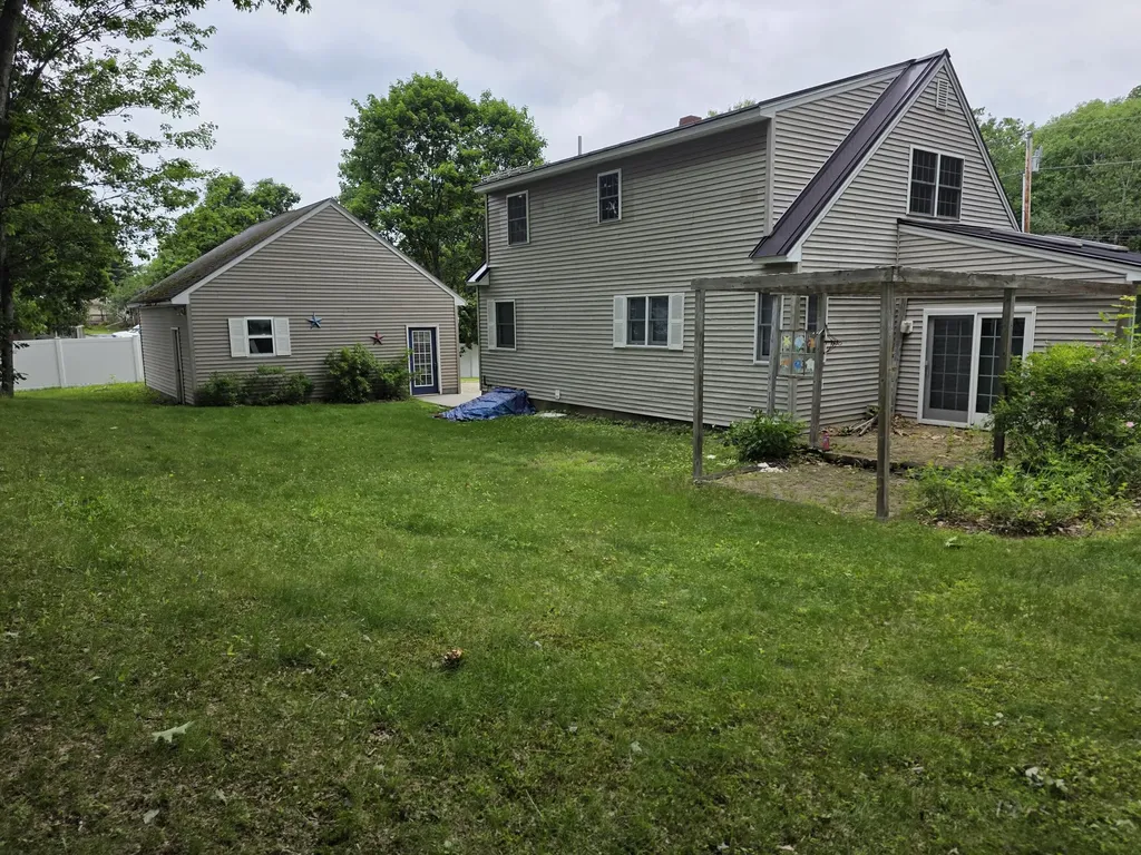 137 Barlen Street Farmington ME 04938