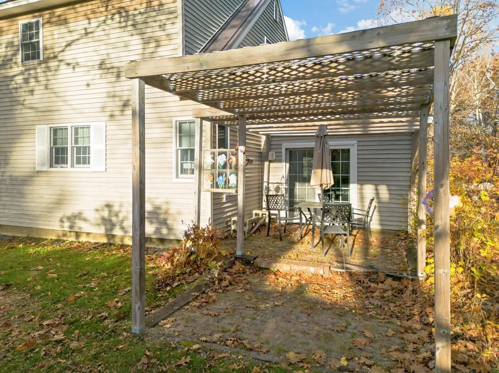 137 Barlen Street Farmington ME 04938