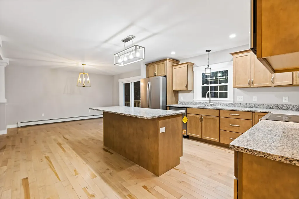 27 Pleasant Road Sidney ME 04330