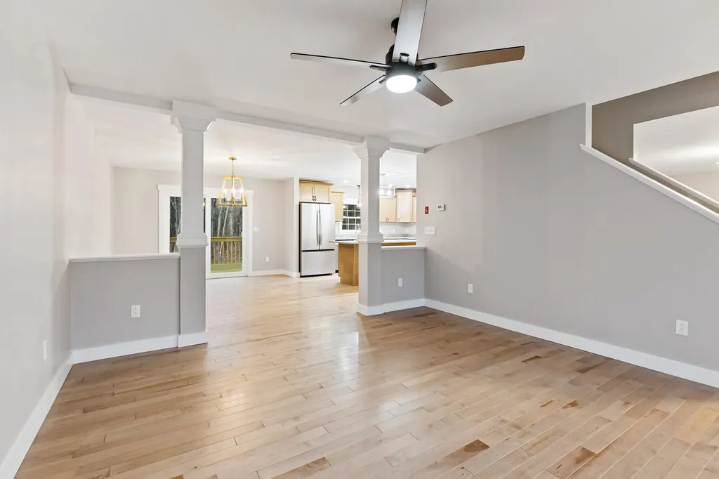 27 Pleasant Road Sidney ME 04330