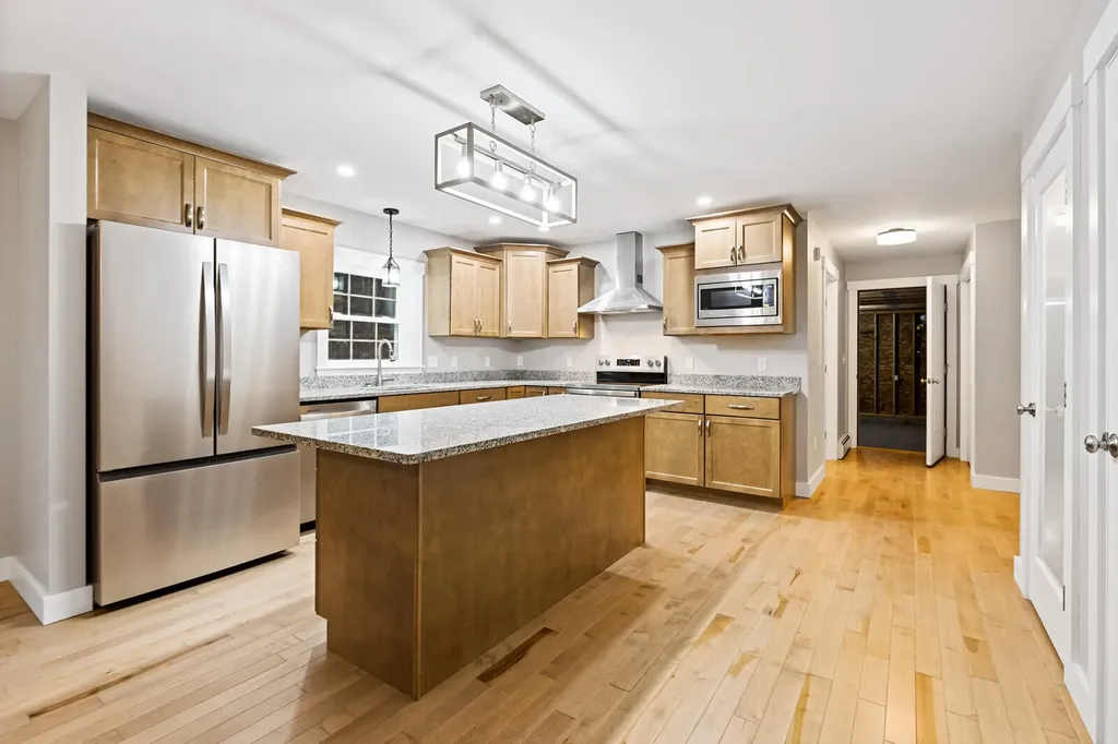 27 Pleasant Road Sidney ME 04330