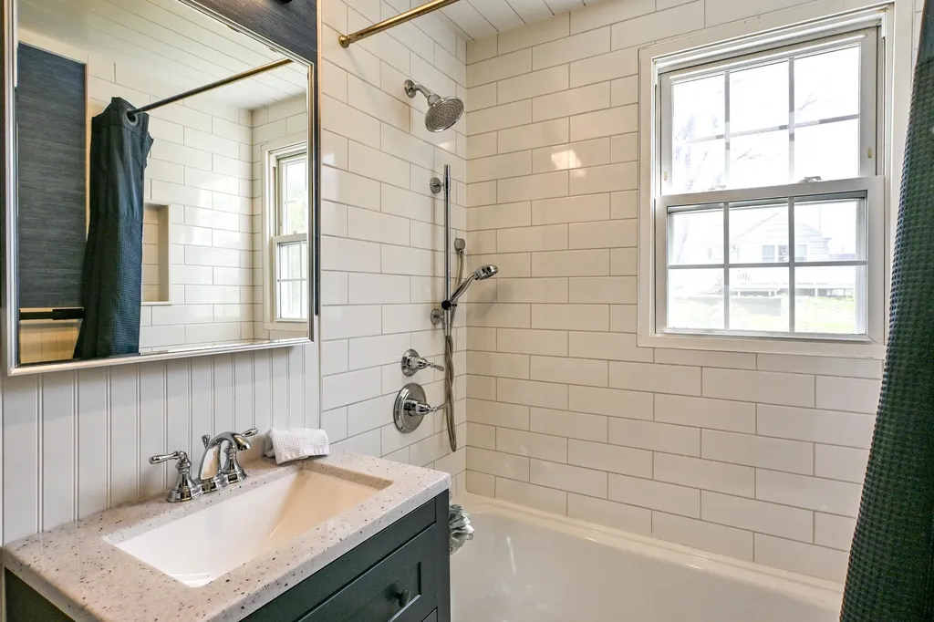32 Longfellow Drive Cape Elizabeth ME 04107