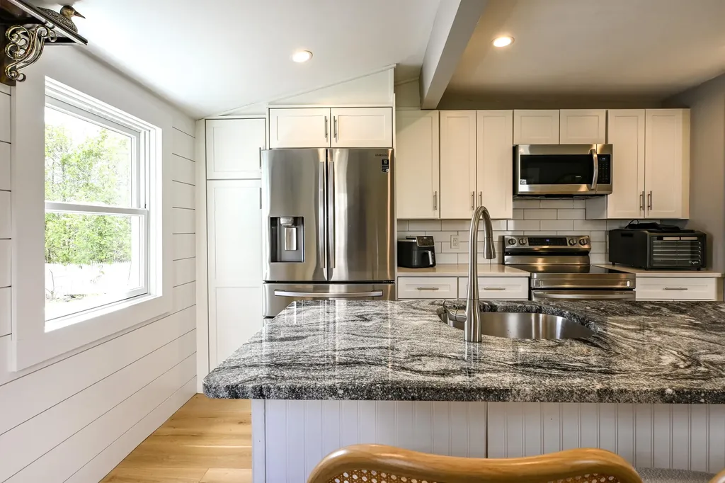 32 Longfellow Drive Cape Elizabeth ME 04107