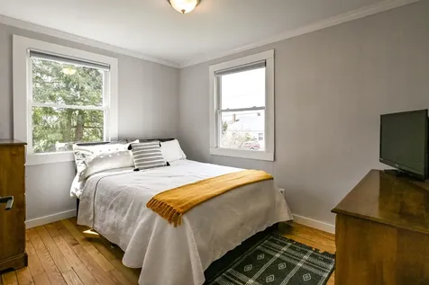 32 Longfellow Drive Cape Elizabeth ME 04107