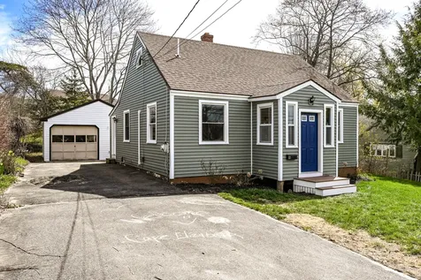 32 Longfellow Drive Cape Elizabeth ME 04107