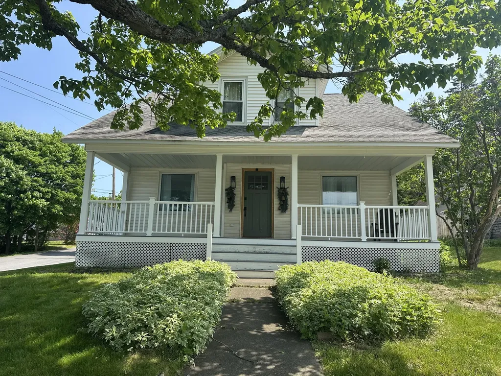 27 Dudley Street Presque Isle ME 04769