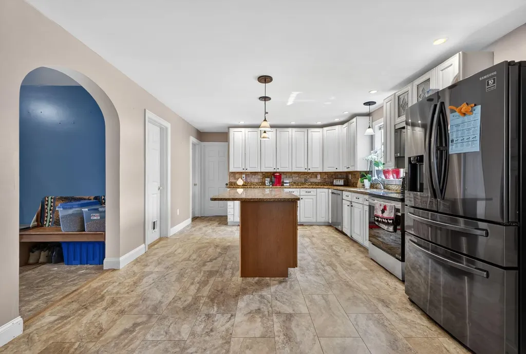 25 Gregory Drive Sanford ME 04073