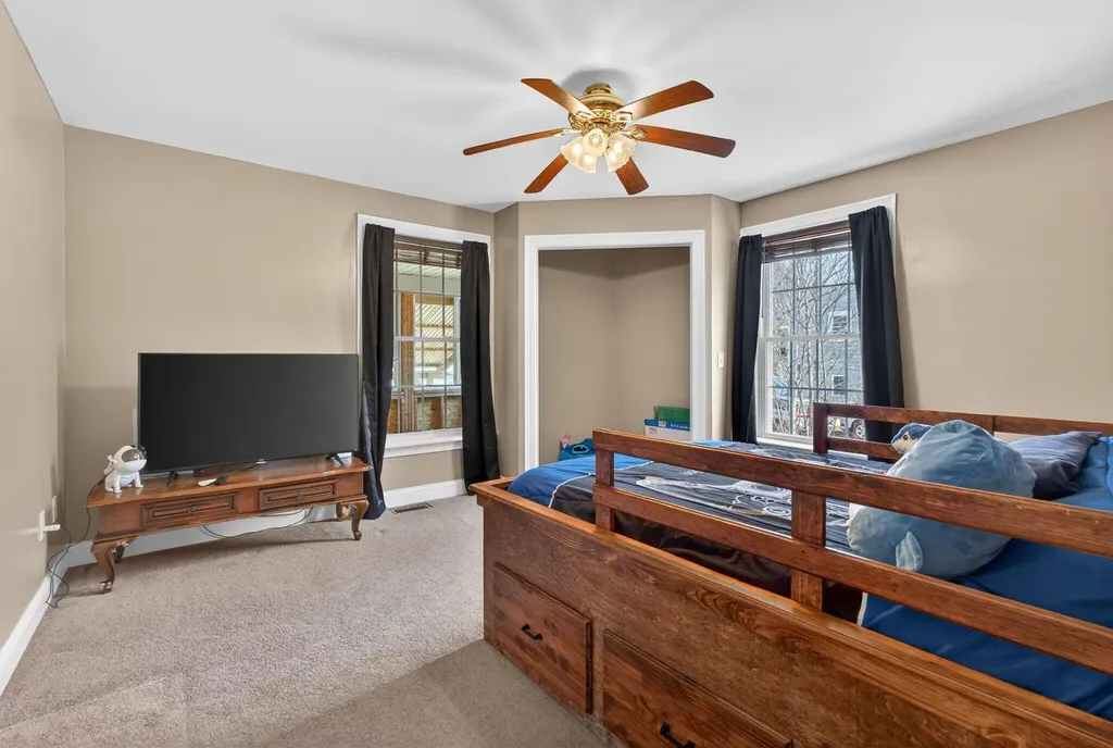 25 Gregory Drive Sanford ME 04073