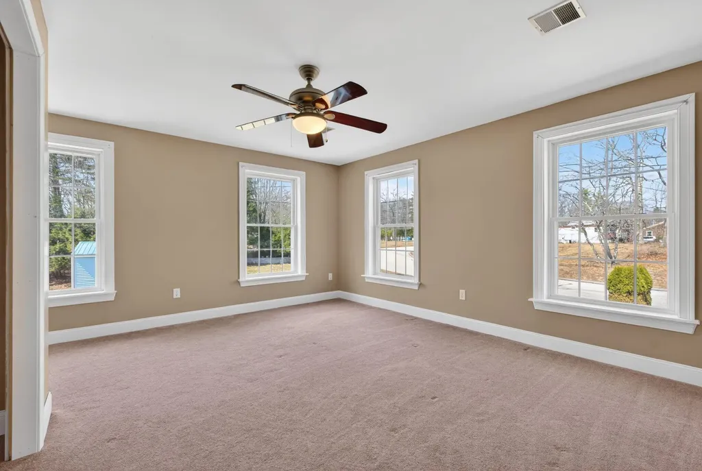 25 Gregory Drive Sanford ME 04073