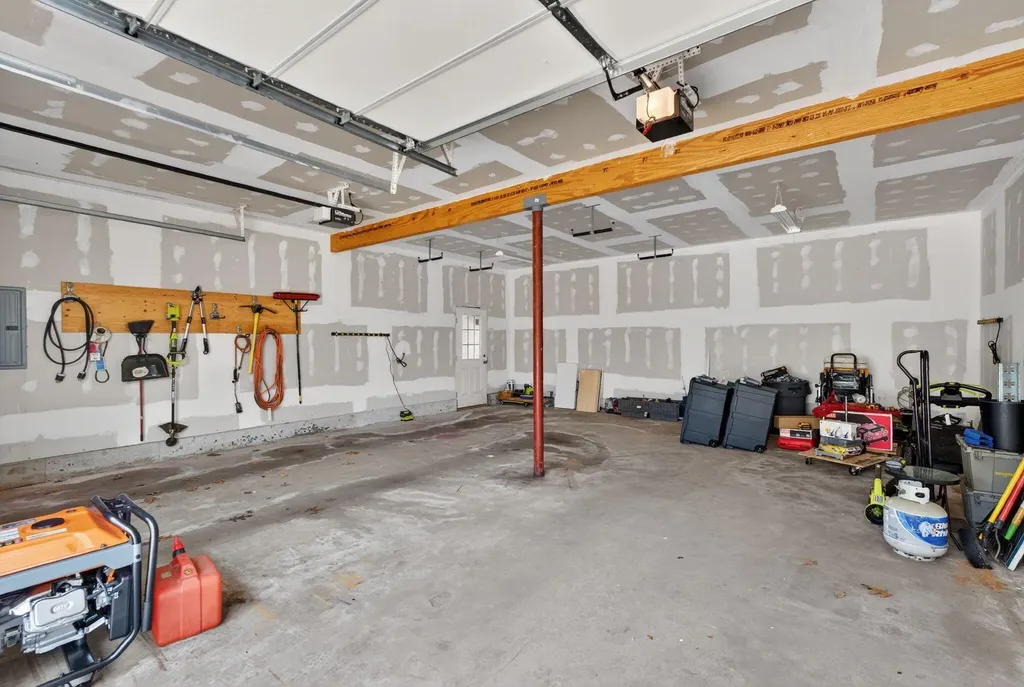 25 Gregory Drive Sanford ME 04073