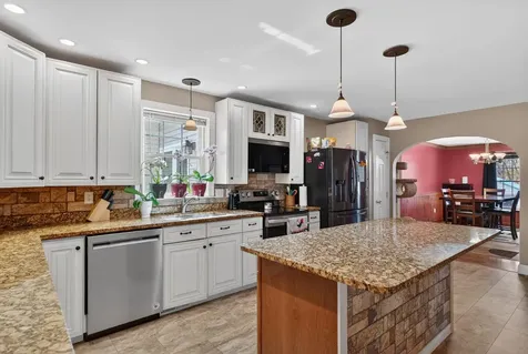 25 Gregory Drive Sanford ME 04073