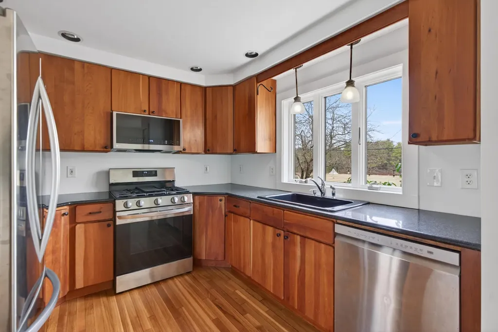 17 Stone Ridge Drive Brunswick ME 04011