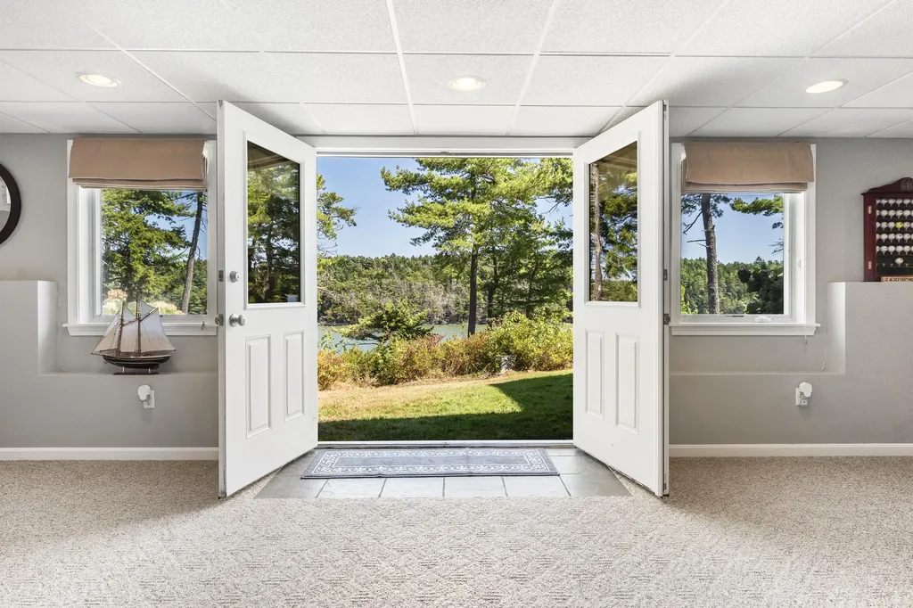 35 Yuhas Drive Harpswell ME 04079