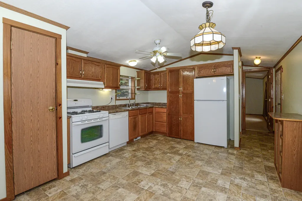 53 Plains Road Oxford ME 04270