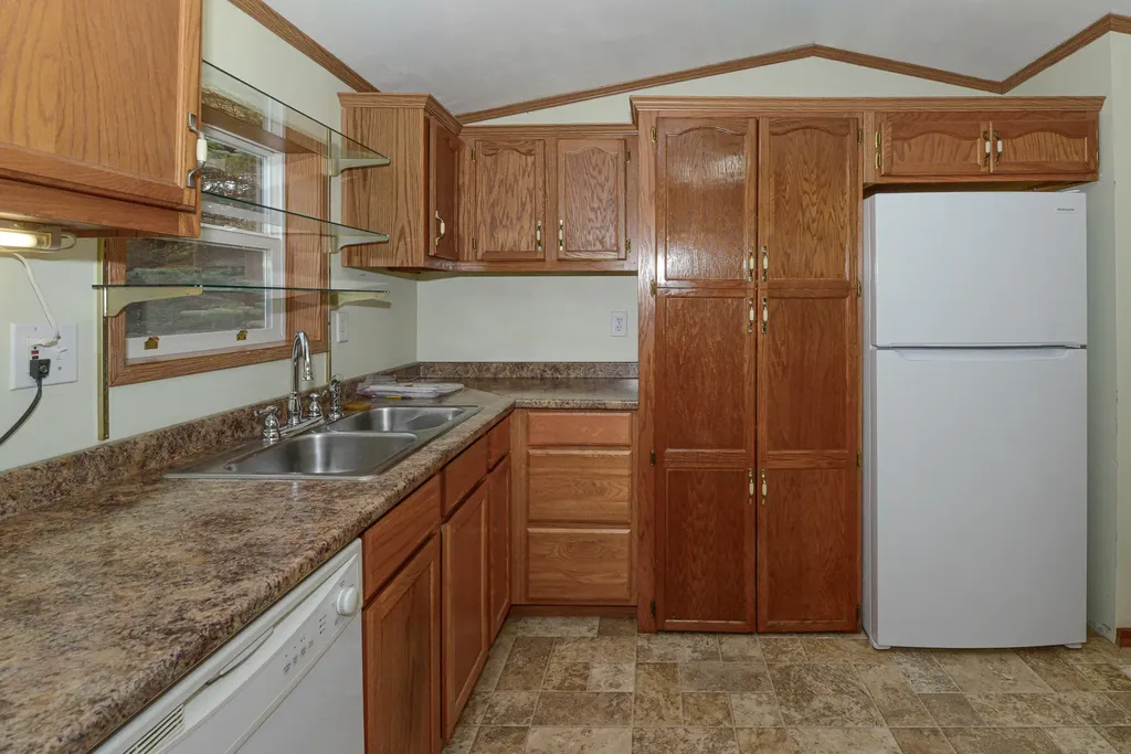 53 Plains Road Oxford ME 04270