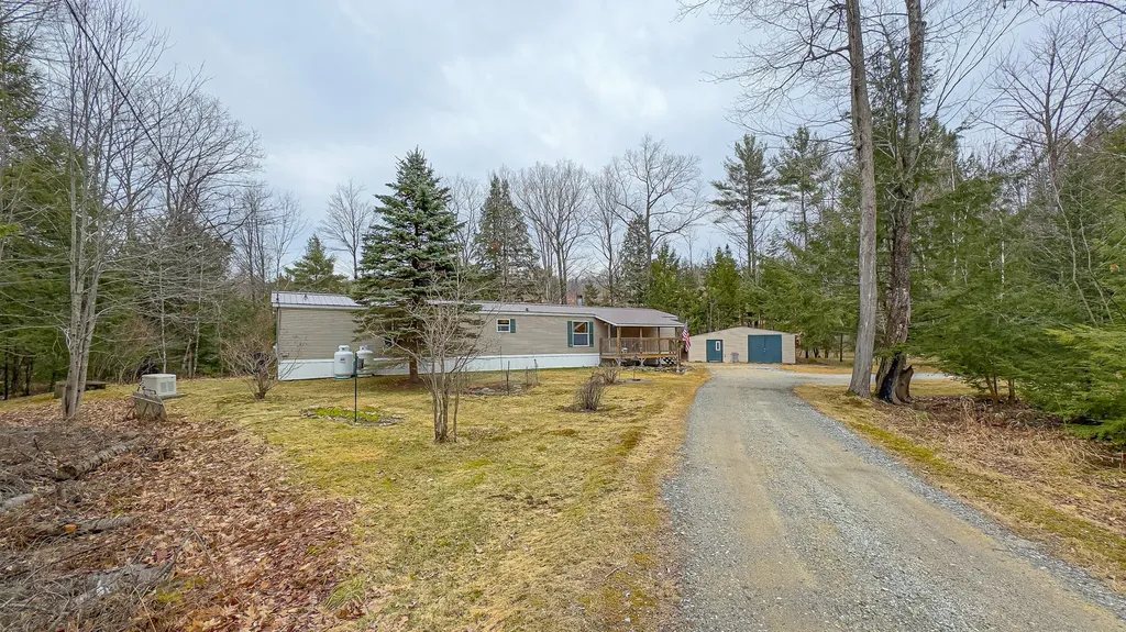53 Plains Road Oxford ME 04270