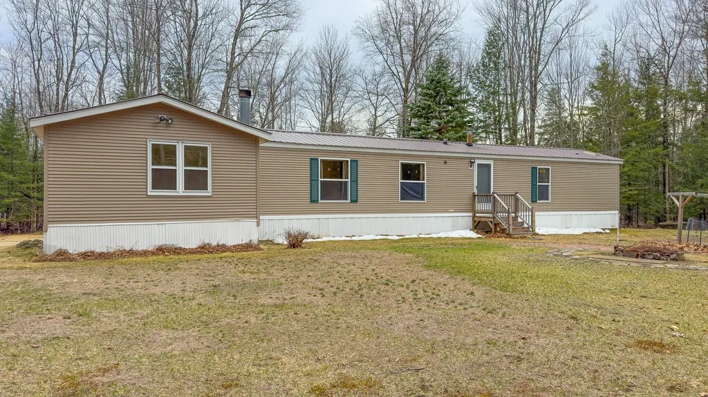 53 Plains Road Oxford ME 04270