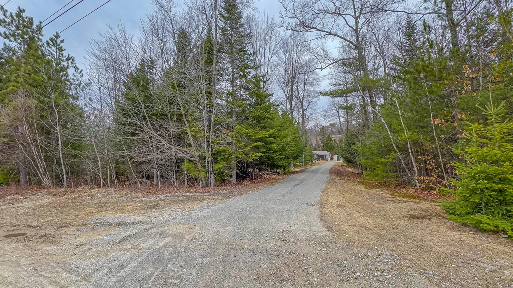 53 Plains Road Oxford ME 04270