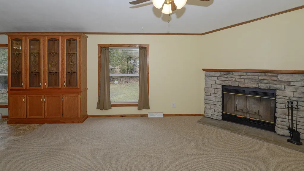 53 Plains Road Oxford ME 04270