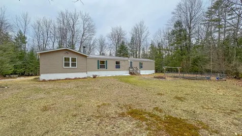 53 Plains Road Oxford ME 04270