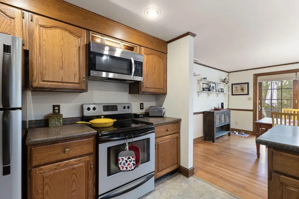 16 Richard Road Gorham ME 04038