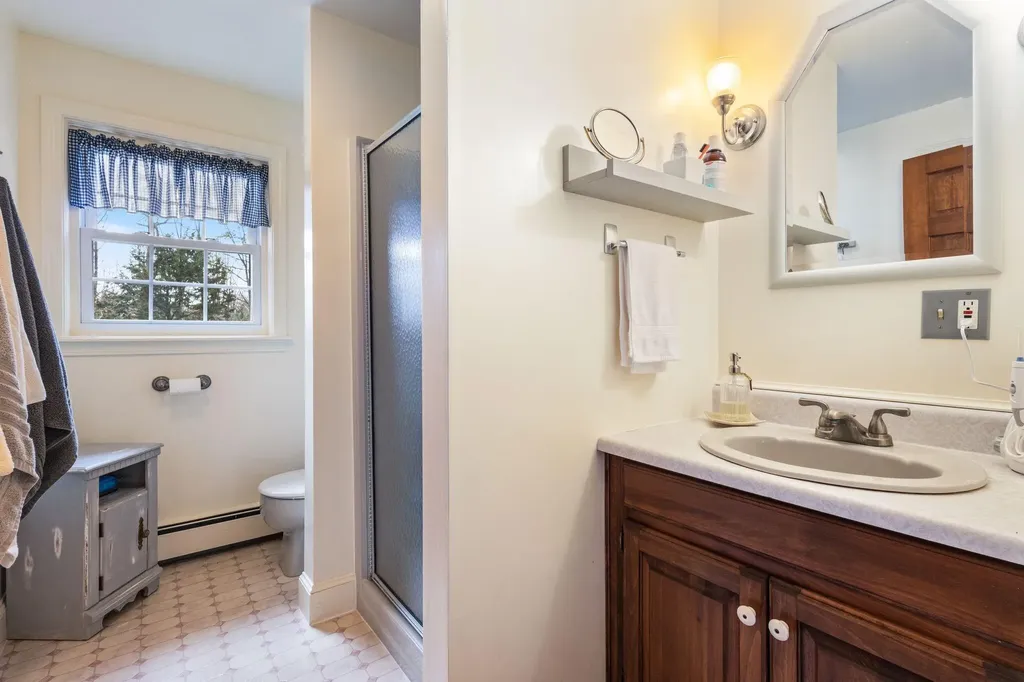 16 Richard Road Gorham ME 04038