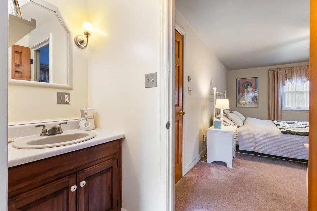 16 Richard Road Gorham ME 04038