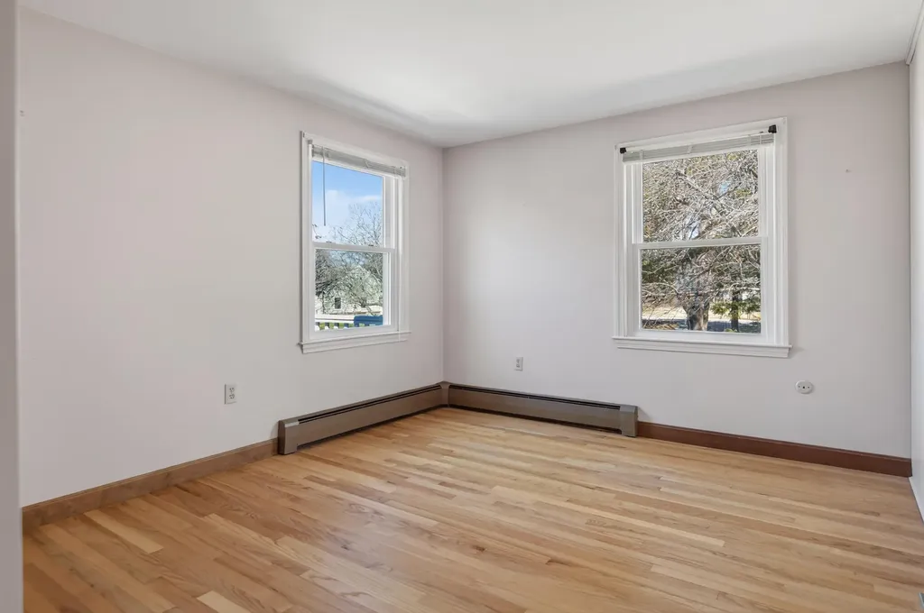 32 Bowery Beach Road Cape Elizabeth ME 04107
