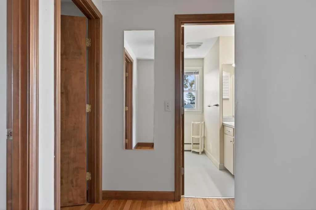 32 Bowery Beach Road Cape Elizabeth ME 04107