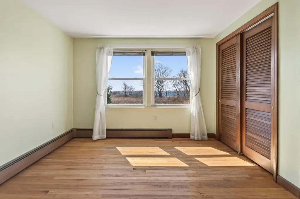 32 Bowery Beach Road Cape Elizabeth ME 04107