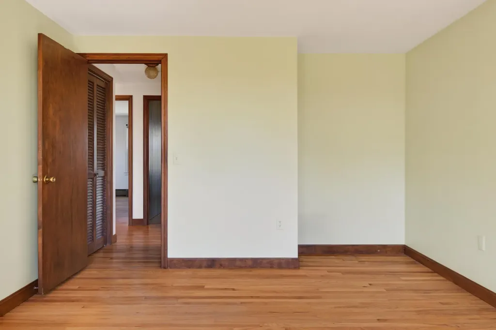 32 Bowery Beach Road Cape Elizabeth ME 04107