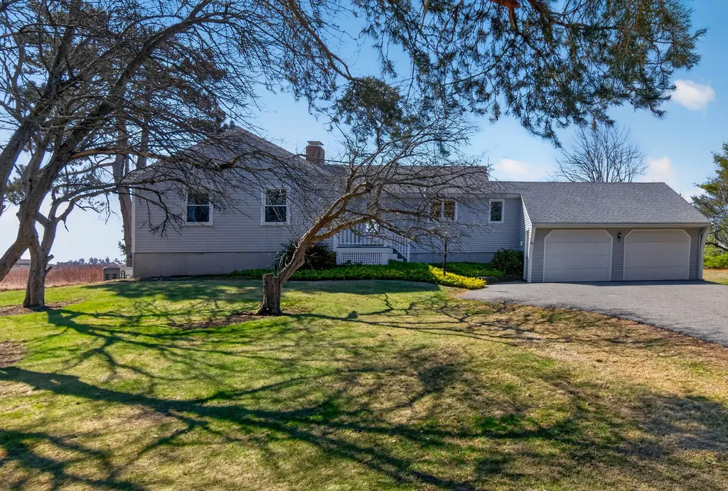 32 Bowery Beach Road Cape Elizabeth ME 04107