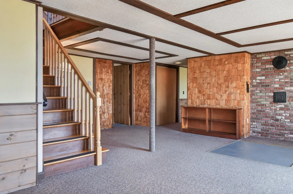 32 Bowery Beach Road Cape Elizabeth ME 04107