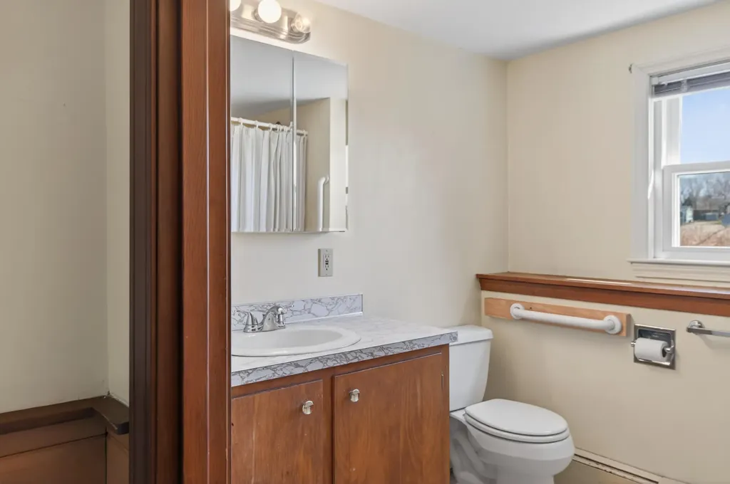 32 Bowery Beach Road Cape Elizabeth ME 04107