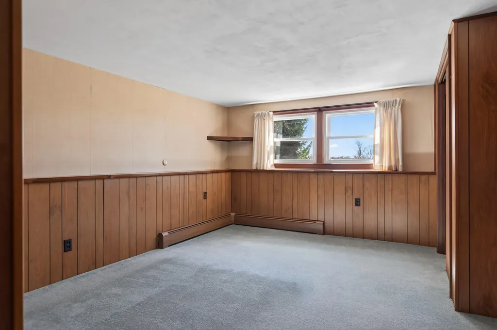 32 Bowery Beach Road Cape Elizabeth ME 04107