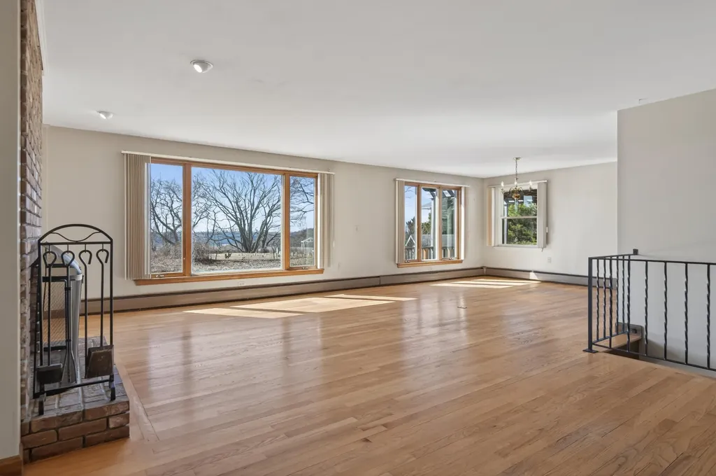 32 Bowery Beach Road Cape Elizabeth ME 04107
