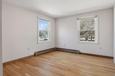 32 Bowery Beach Road Cape Elizabeth ME 04107