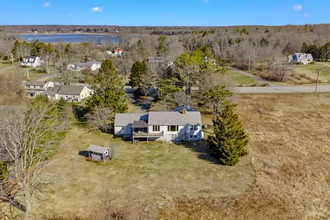 32 Bowery Beach Road Cape Elizabeth ME 04107