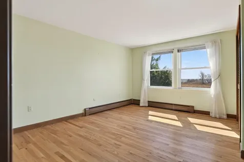 32 Bowery Beach Road Cape Elizabeth ME 04107