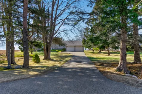 32 Bowery Beach Road Cape Elizabeth ME 04107