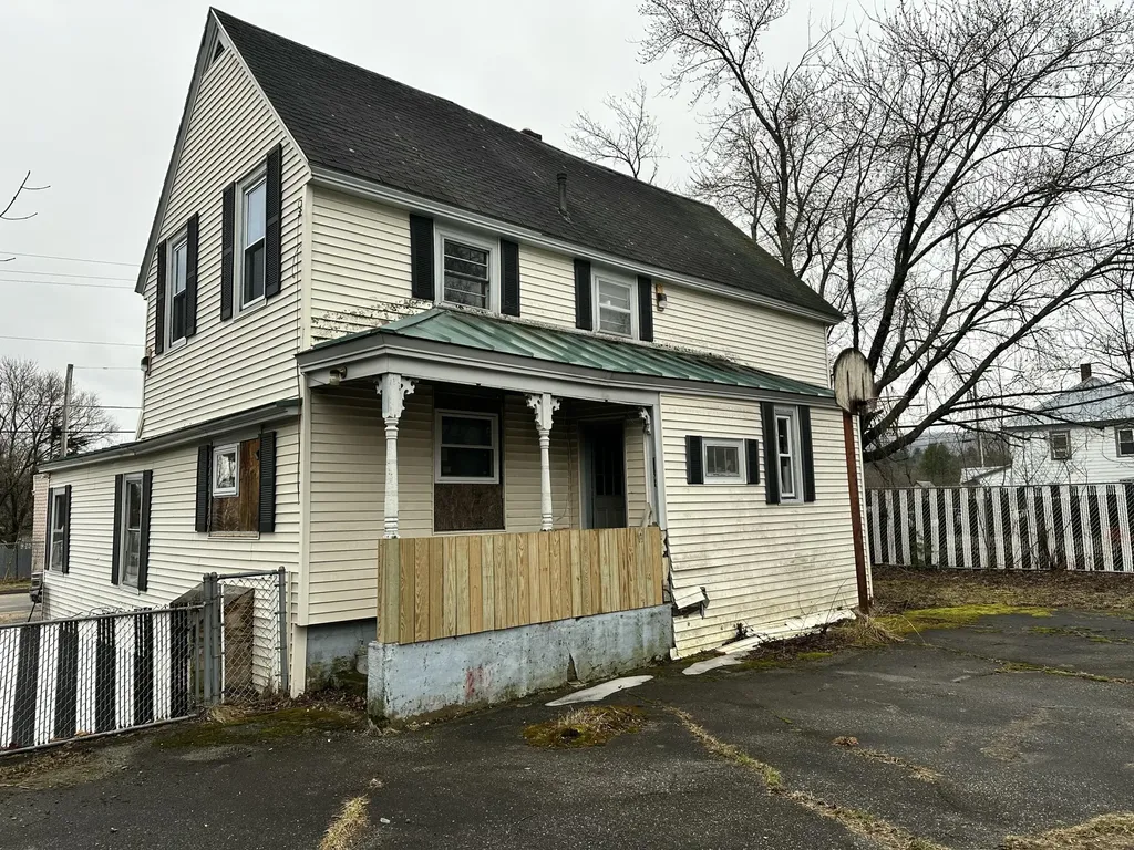 18 Porter Bridge Road Mexico ME 04257