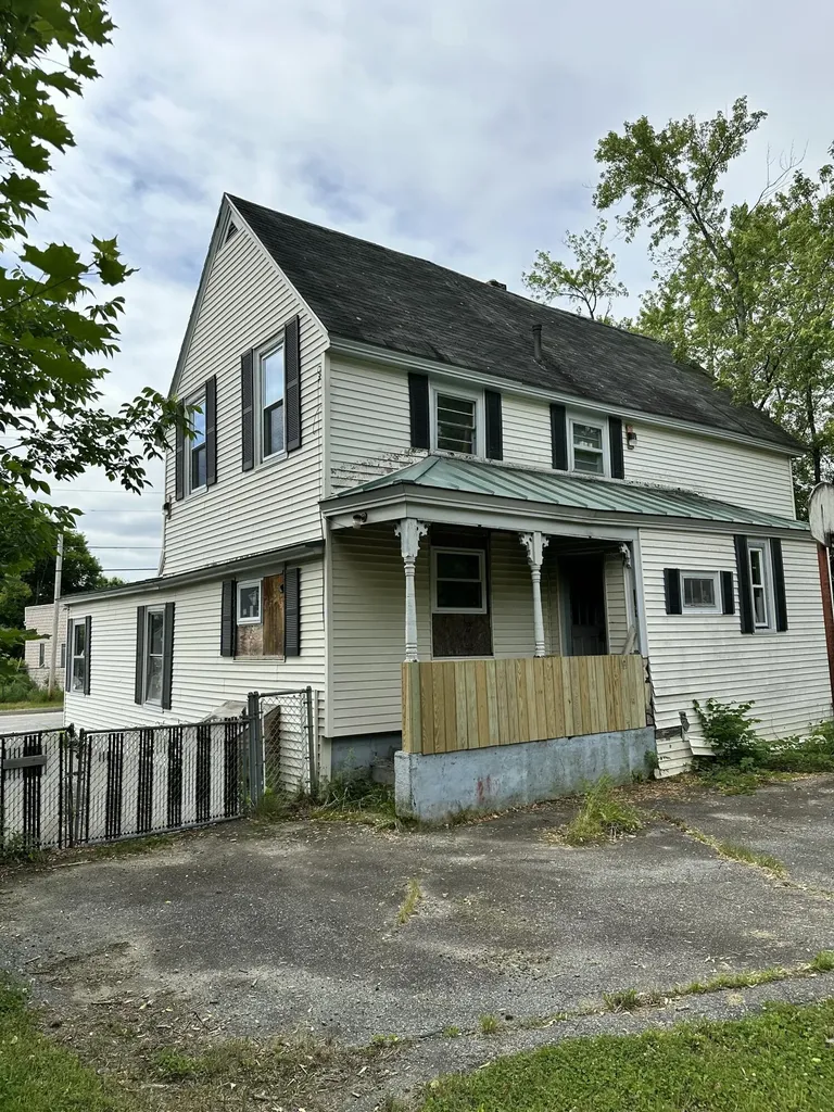 18 Porter Bridge Road Mexico ME 04257