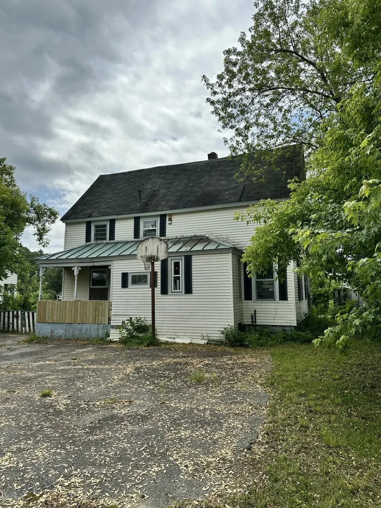 18 Porter Bridge Road Mexico ME 04257